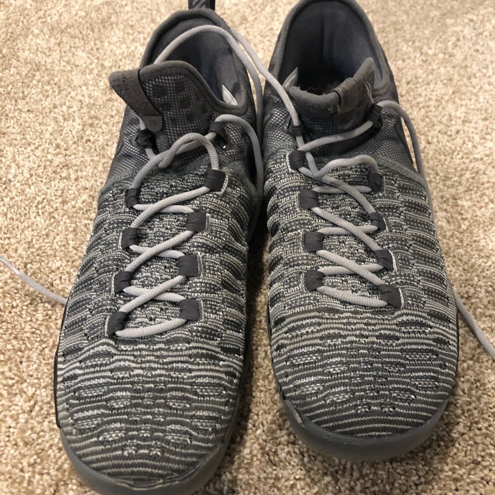 Men’s Nike shoes